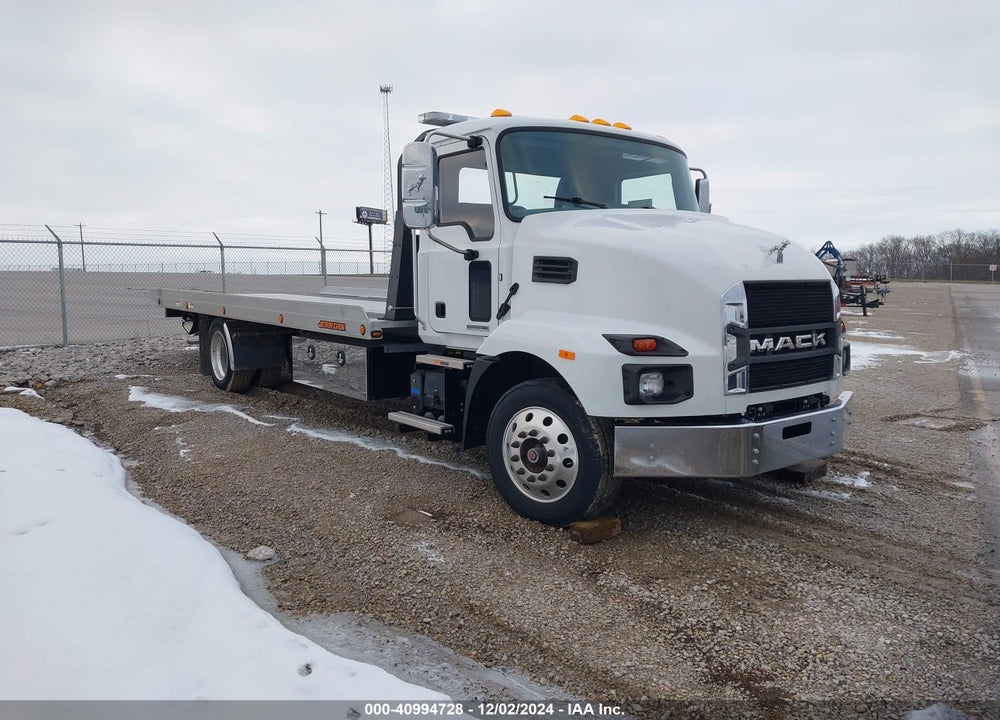 2023 MACK MD VIN: 1M2MDBAAXPS009405