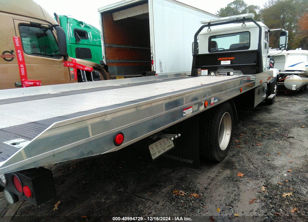 2023 MACK MD VIN: 1M2MDBAA6PS009403