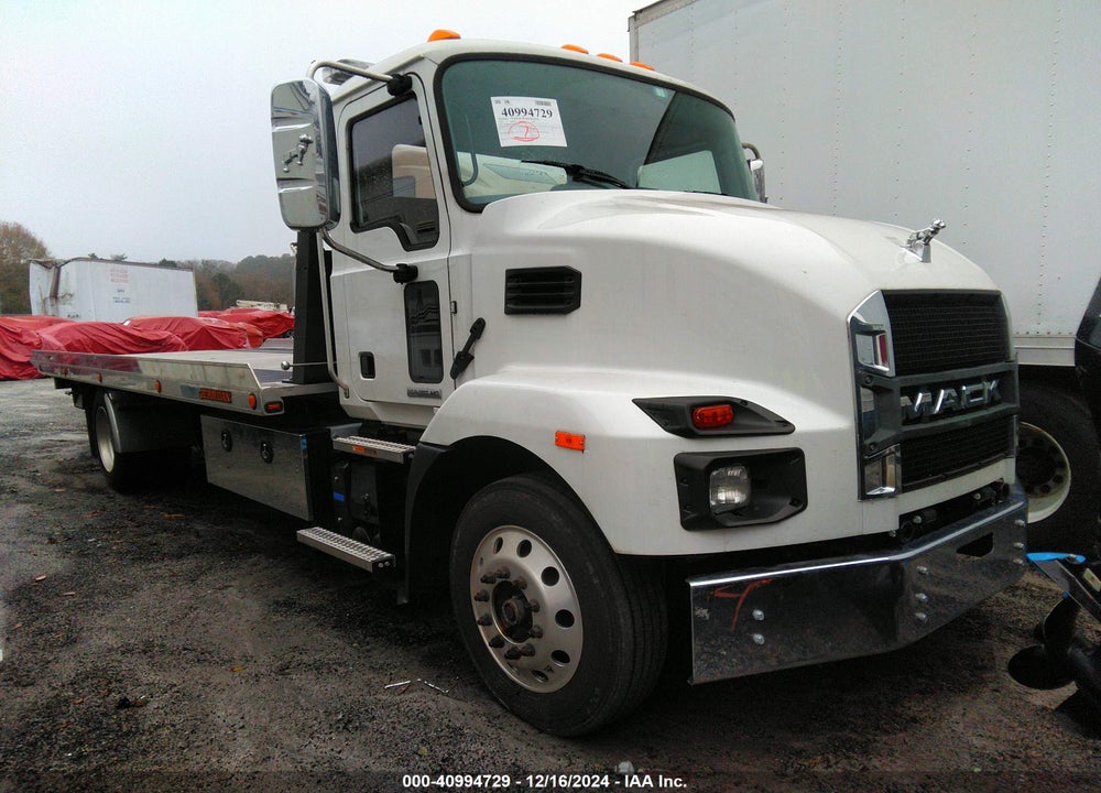 2023 MACK MD VIN: 1M2MDBAA6PS009403