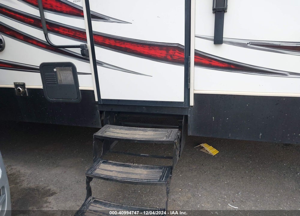 2014 KEYSTONE FUZION VIN: 4YDT30021EF810308