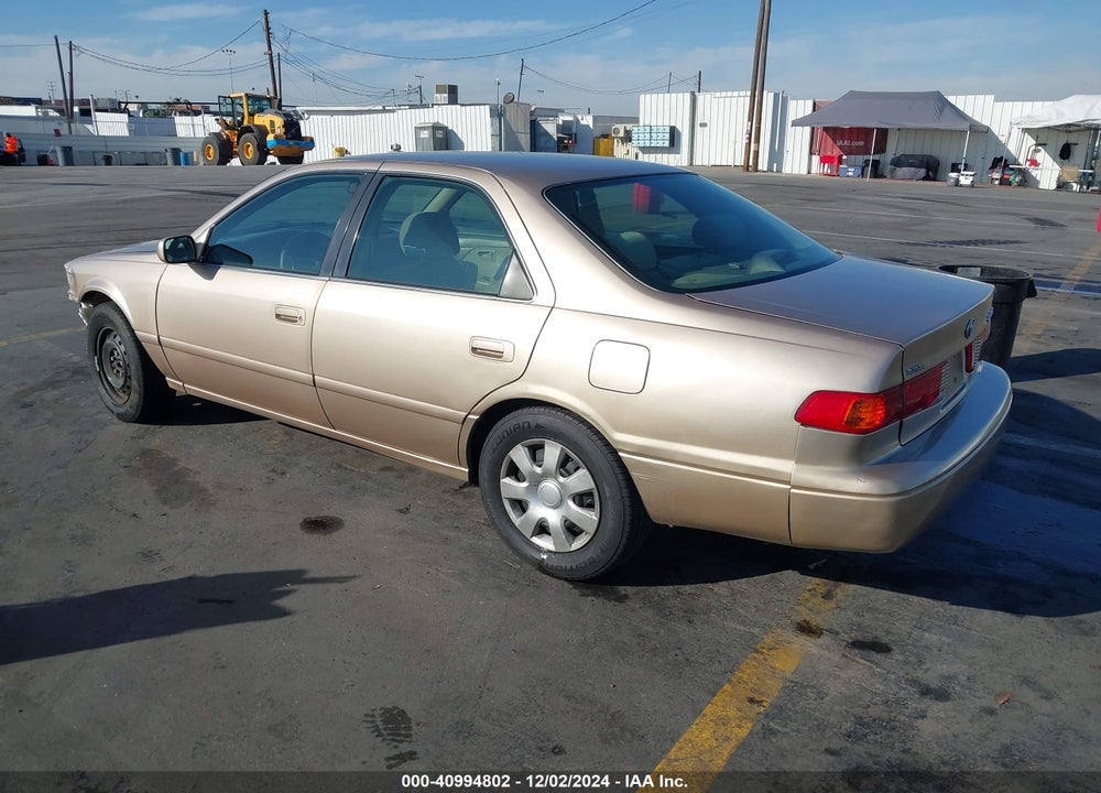 2001 TOYOTA CAMRY LE VIN: 4T1BG22K61U026204