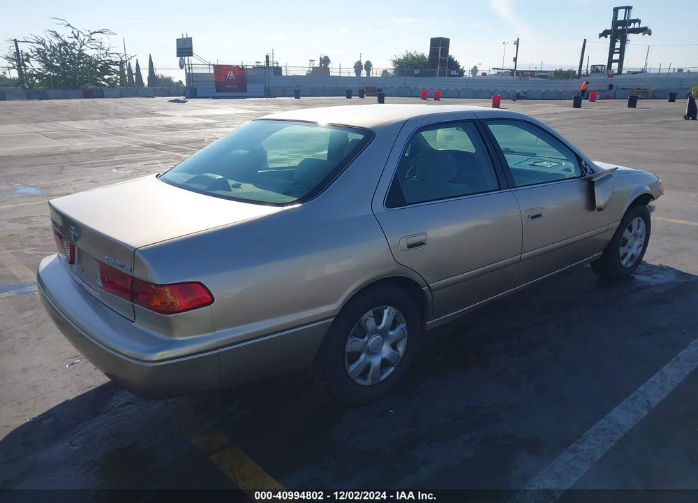 2001 TOYOTA CAMRY LE VIN: 4T1BG22K61U026204