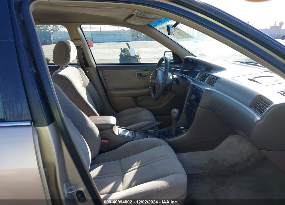 2001 TOYOTA CAMRY LE VIN: 4T1BG22K61U026204