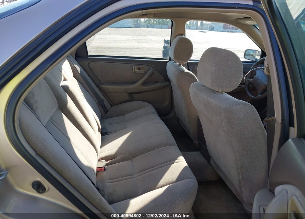 2001 TOYOTA CAMRY LE VIN: 4T1BG22K61U026204