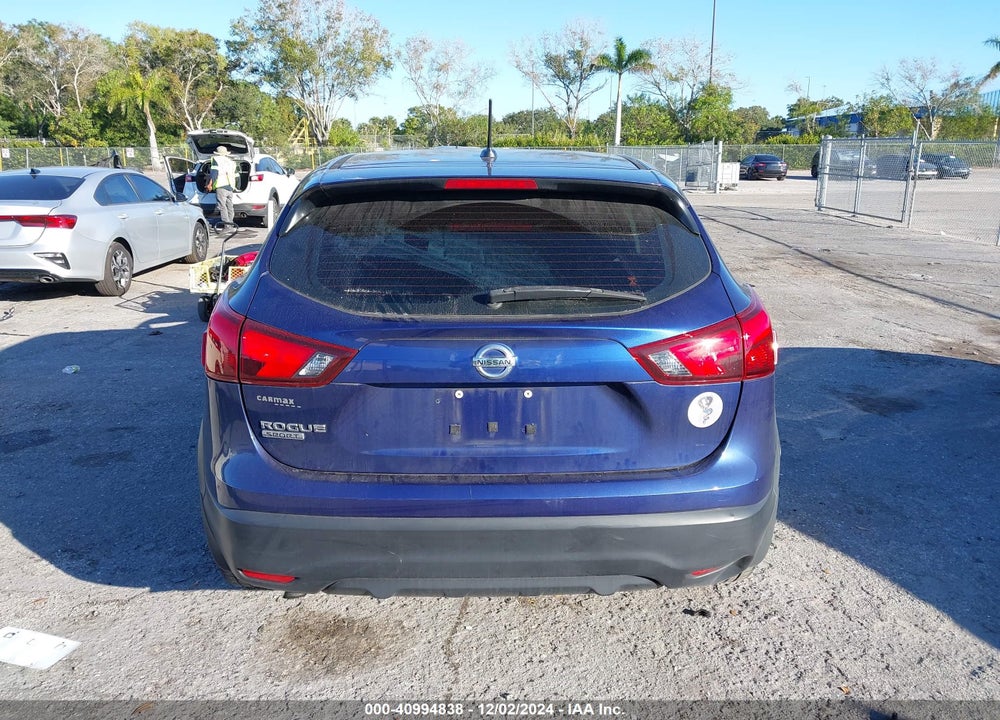 2017 NISSAN ROGUE SPORT S VIN: JN1BJ1CP1HW011735
