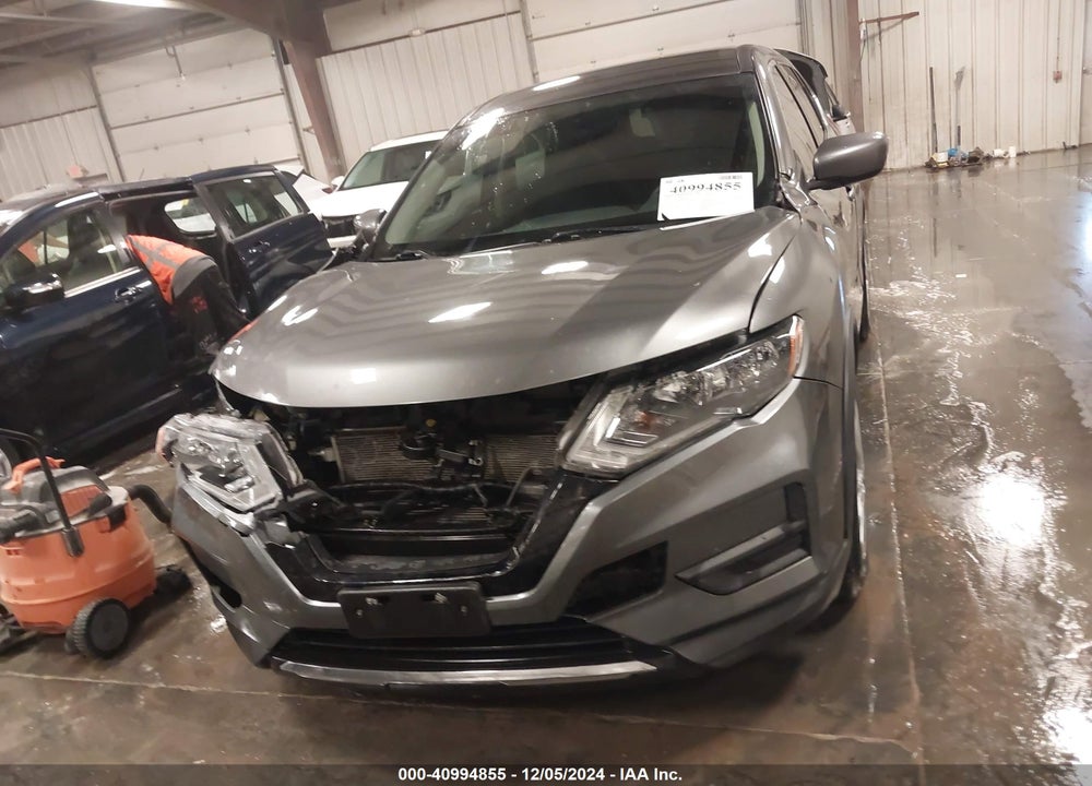 2018 NISSAN ROGUE S VIN: 5N1AT2MV9JC828556