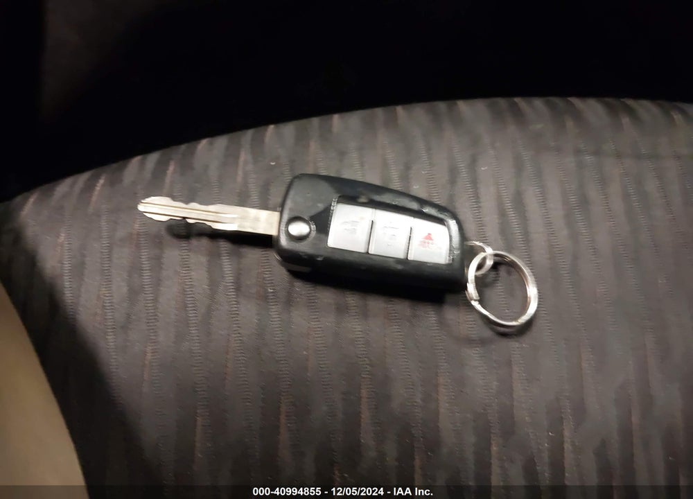 2018 NISSAN ROGUE S VIN: 5N1AT2MV9JC828556