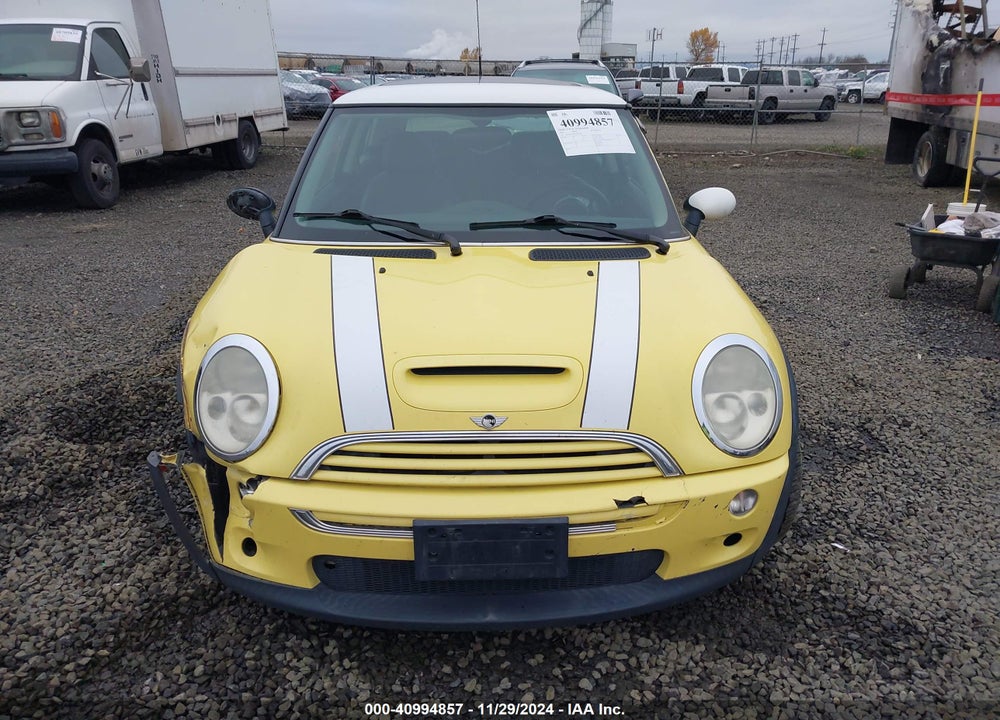 2003 MINI COOPER S VIN: WMWRE33403TD72644