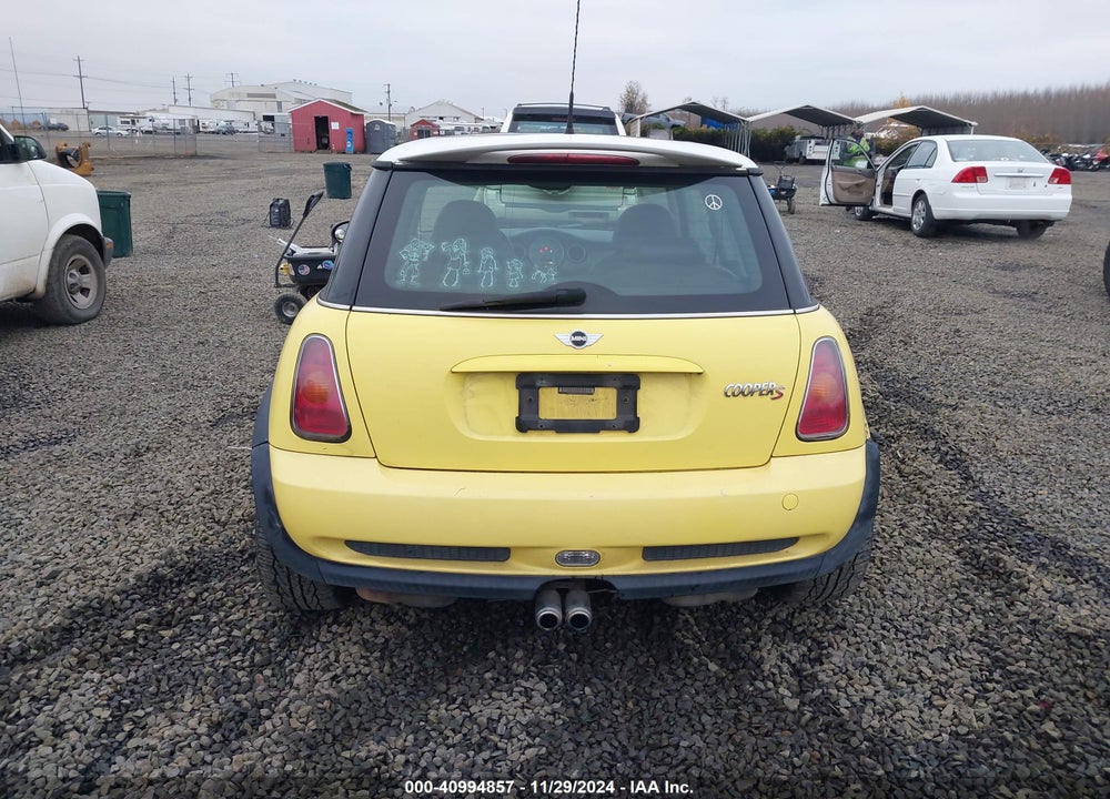 2003 MINI COOPER S VIN: WMWRE33403TD72644