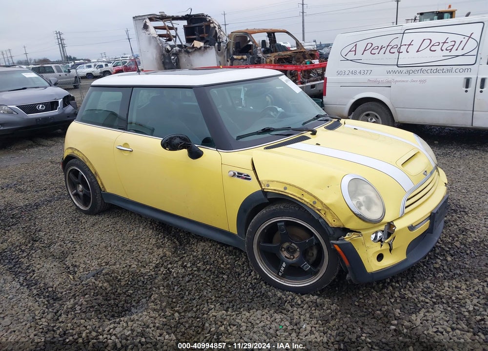 2003 MINI COOPER S VIN: WMWRE33403TD72644
