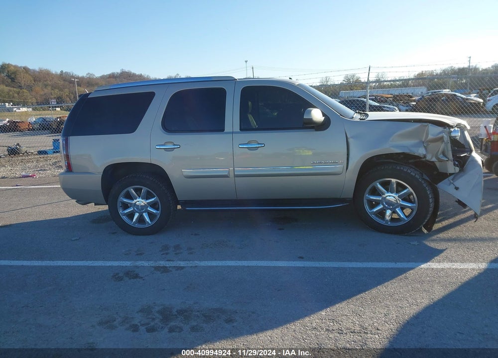 2007 GMC YUKON DENALI VIN: 1GKFK63877J293204
