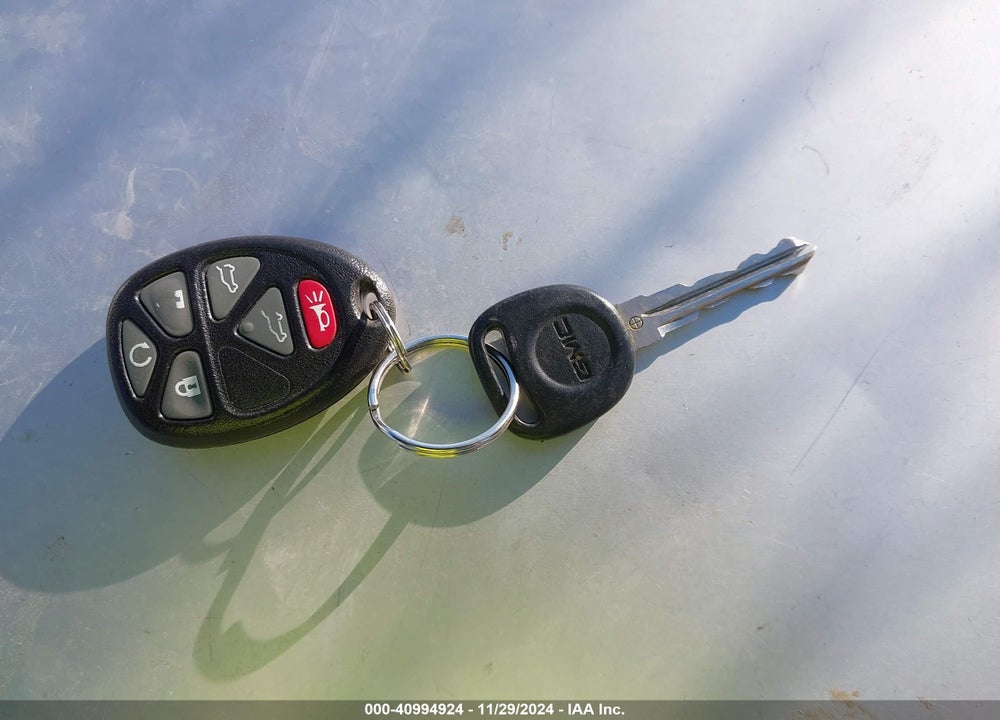 2007 GMC YUKON DENALI VIN: 1GKFK63877J293204