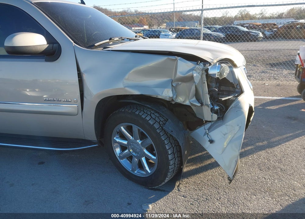 2007 GMC YUKON DENALI VIN: 1GKFK63877J293204