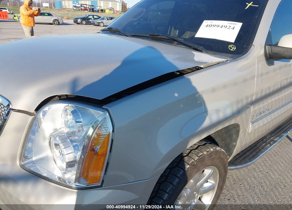 2007 GMC YUKON DENALI VIN: 1GKFK63877J293204