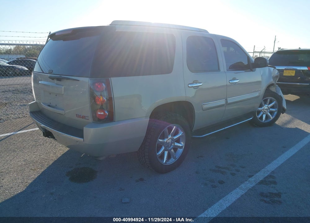 2007 GMC YUKON DENALI VIN: 1GKFK63877J293204