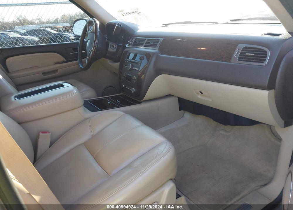 2007 GMC YUKON DENALI VIN: 1GKFK63877J293204