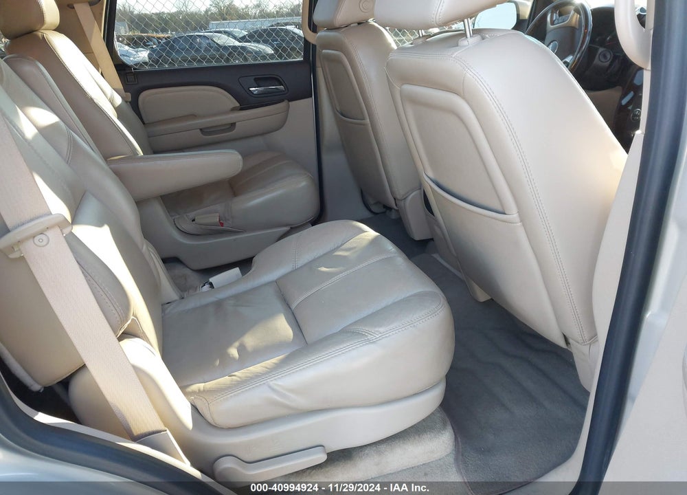 2007 GMC YUKON DENALI VIN: 1GKFK63877J293204