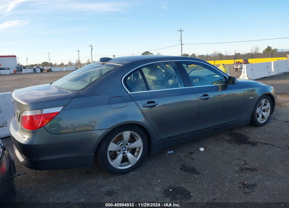 2007 BMW 525I VIN: WBANE53557CW61198