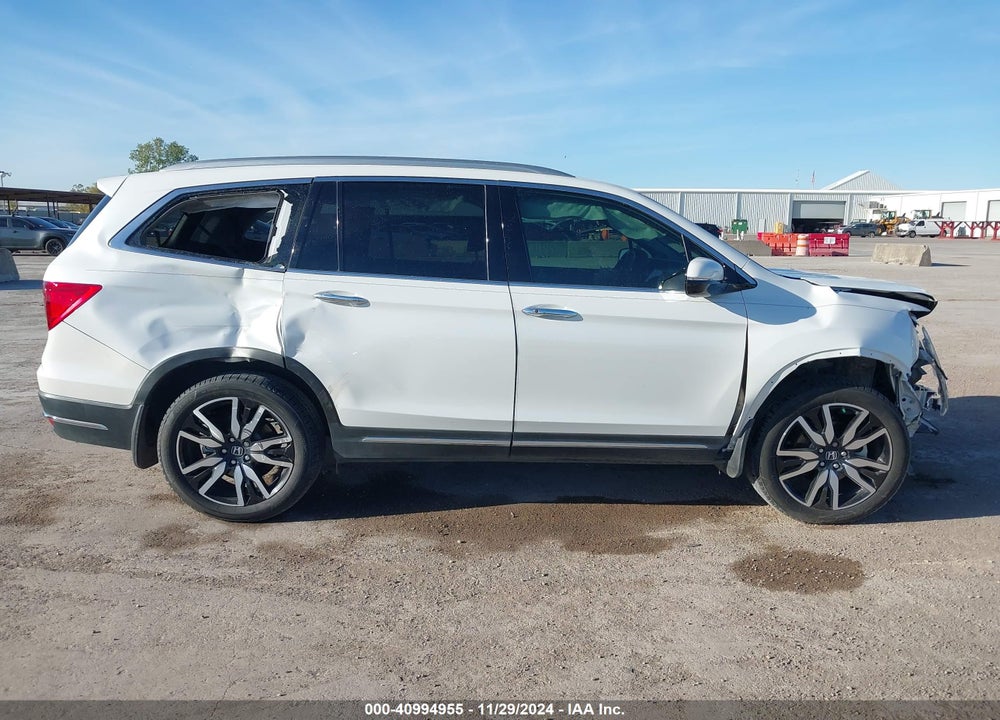 2020 HONDA PILOT 2WD TOURING 8 PASSENGER VIN: 5FNYF5H93LB009587