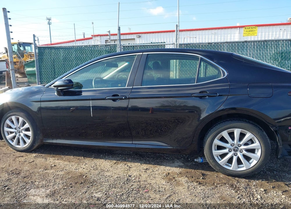 2018 TOYOTA CAMRY LE VIN: JTNB11HK2J3001941
