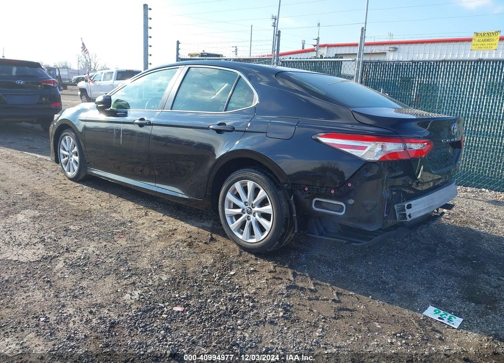 2018 TOYOTA CAMRY LE VIN: JTNB11HK2J3001941