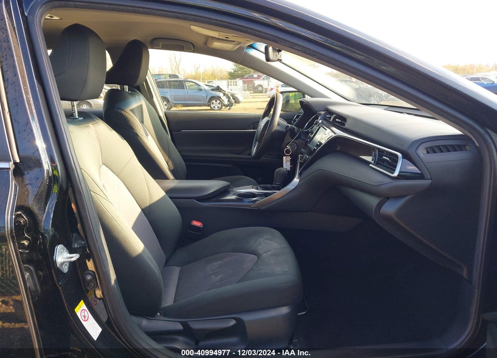 2018 TOYOTA CAMRY LE VIN: JTNB11HK2J3001941
