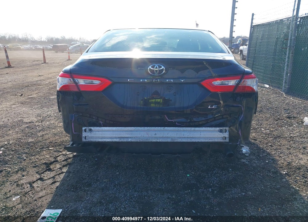 2018 TOYOTA CAMRY LE VIN: JTNB11HK2J3001941