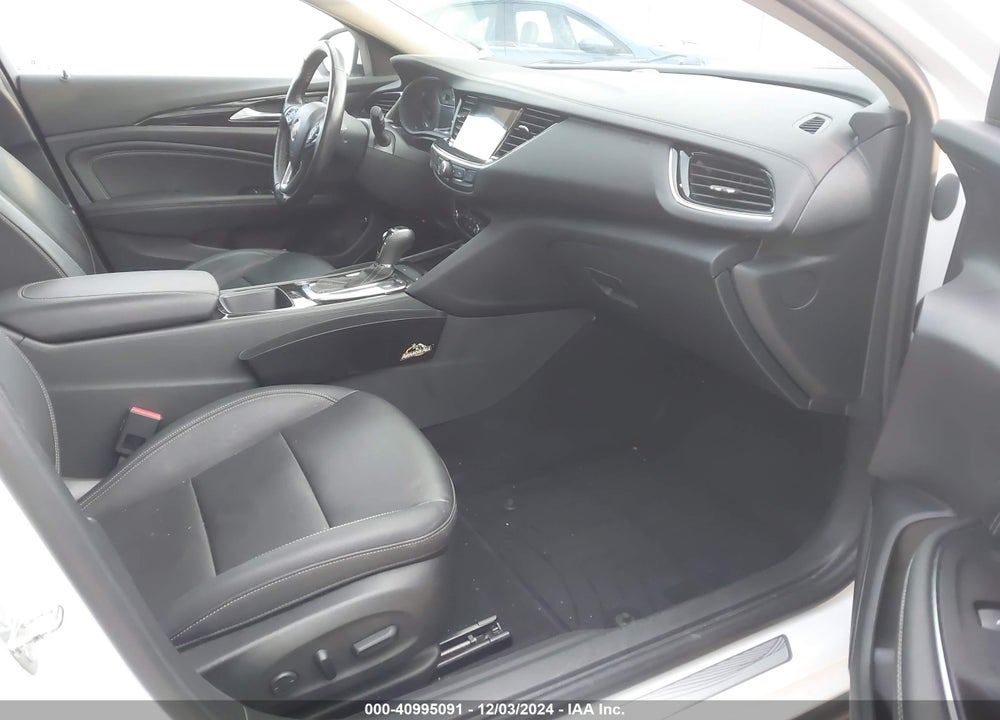 2018 BUICK REGAL TOURX ESSENCE VIN: W04GV8SXXJ1159896