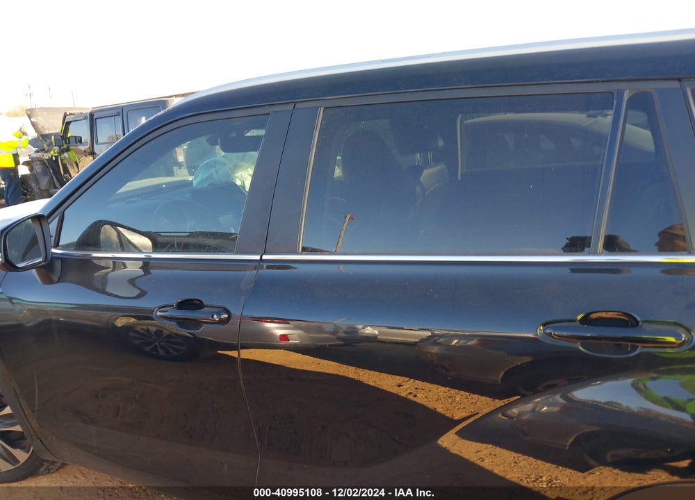 2023 TOYOTA HIGHLANDER XLE VIN: 5TDKDRAH8PS521089