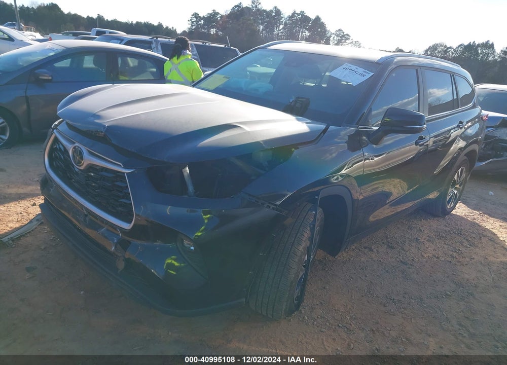 2023 TOYOTA HIGHLANDER XLE VIN: 5TDKDRAH8PS521089