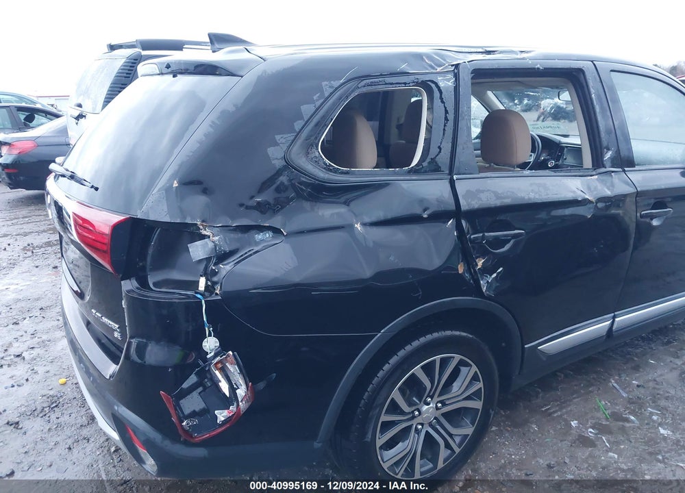 2018 MITSUBISHI OUTLANDER SE VIN: JA4AD3A39JZ003201