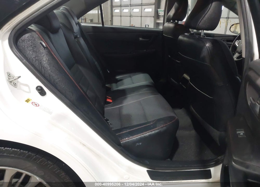 2017 TOYOTA CAMRY SE VIN: 4T1BF1FK8HU647896