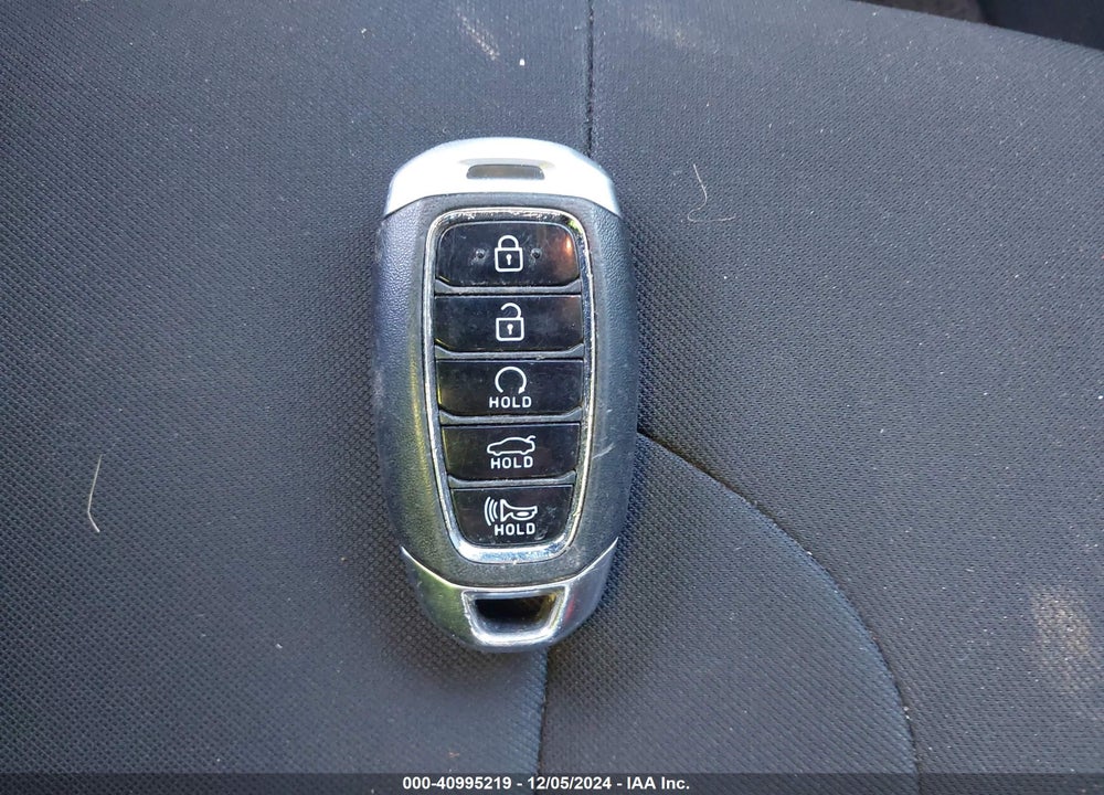2021 HYUNDAI ELANTRA VIN: KMHLM4AG2MU138024