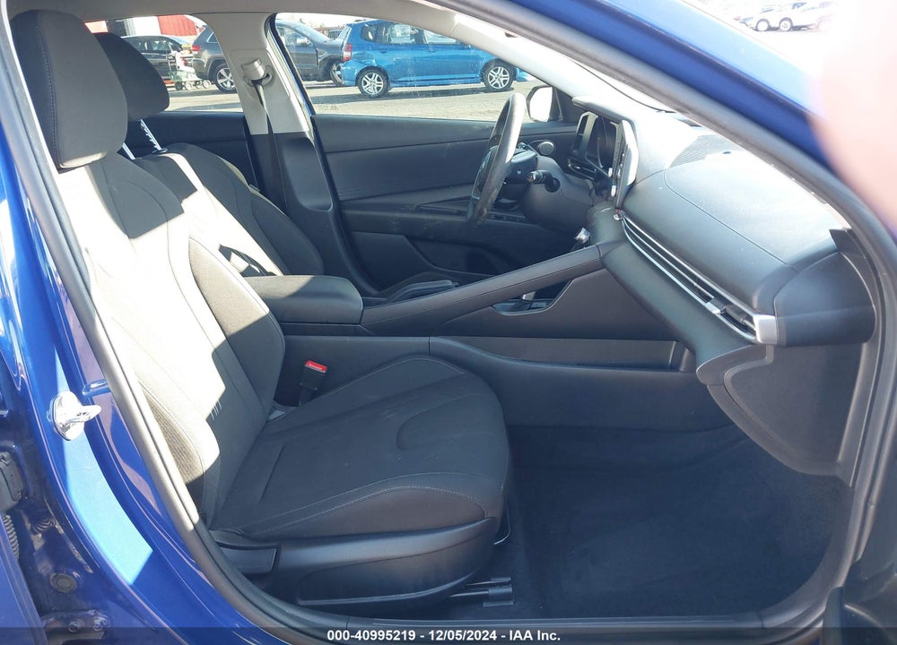 2021 HYUNDAI ELANTRA VIN: KMHLM4AG2MU138024