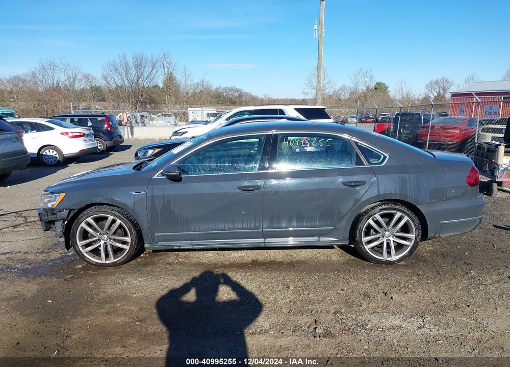 2017 VOLKSWAGEN PASSAT 1.8T R-LINE VIN: 1VWDT7A33HC071940