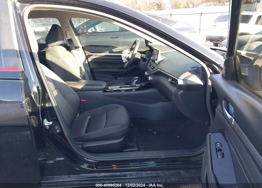 2021 NISSAN ALTIMA SV FWD VIN: 1N4BL4DV5MN332611