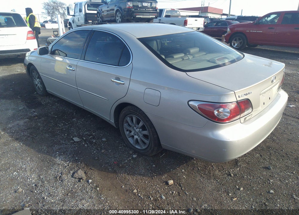 2002 LEXUS ES 300 VIN: JTHBF30GX20027777