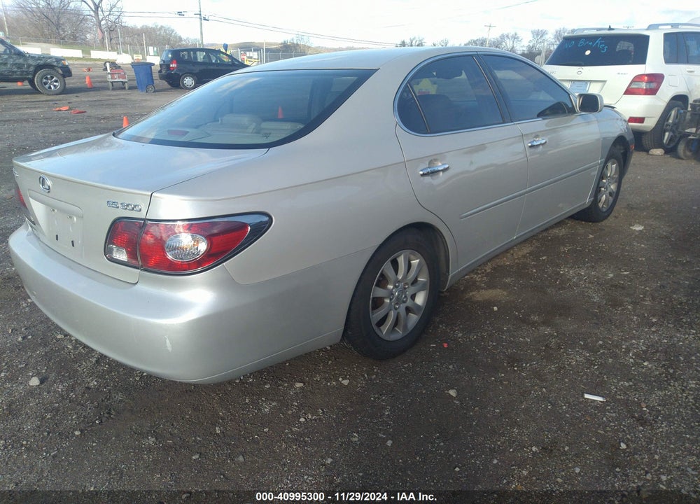 2002 LEXUS ES 300 VIN: JTHBF30GX20027777