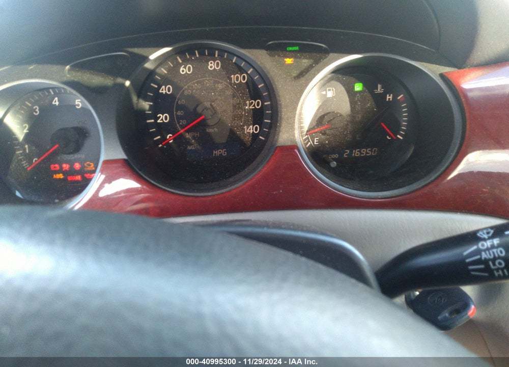 2002 LEXUS ES 300 VIN: JTHBF30GX20027777