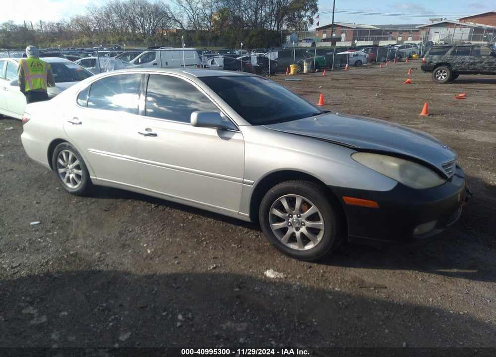 2002 LEXUS ES 300 VIN: JTHBF30GX20027777