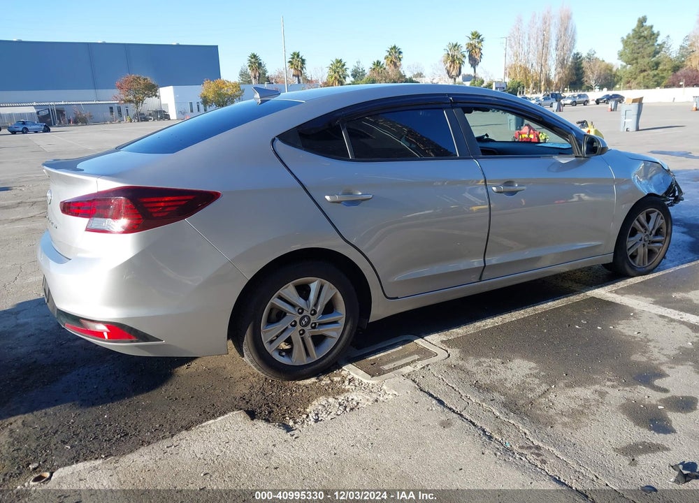 2020 HYUNDAI ELANTRA VIN: 5NPD84LF5LH555440