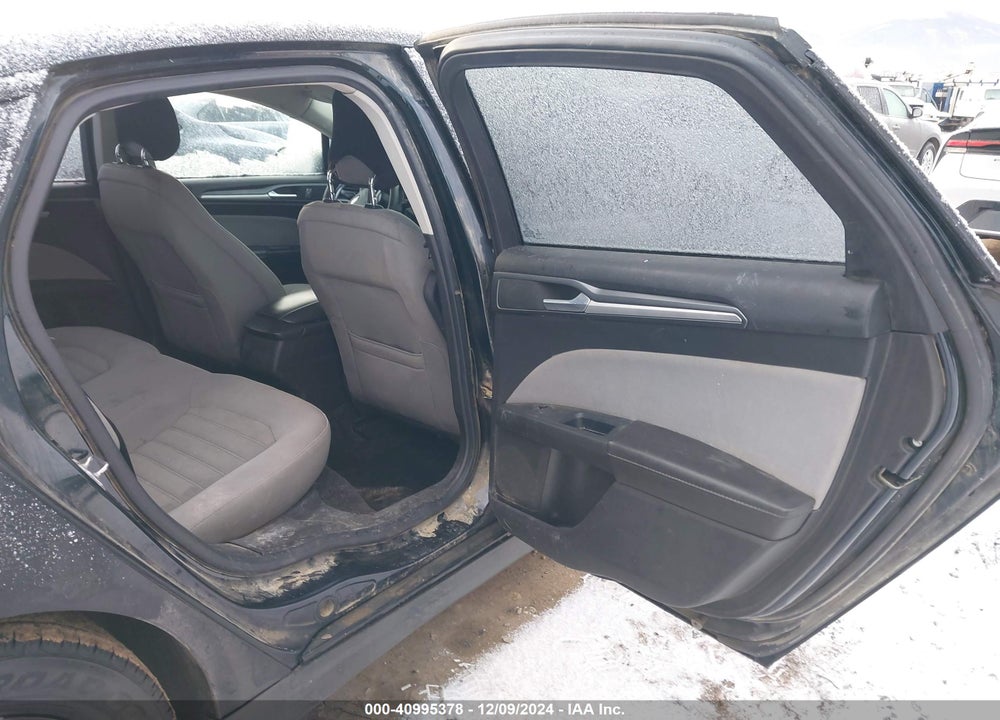 2014 FORD FUSION S VIN: 3FA6P0G70ER176844