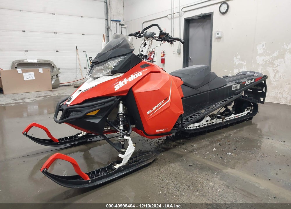 2015 SKI DOO SUMMIT SP 600 ETECH VIN: 2BPSCCFA2FV000041