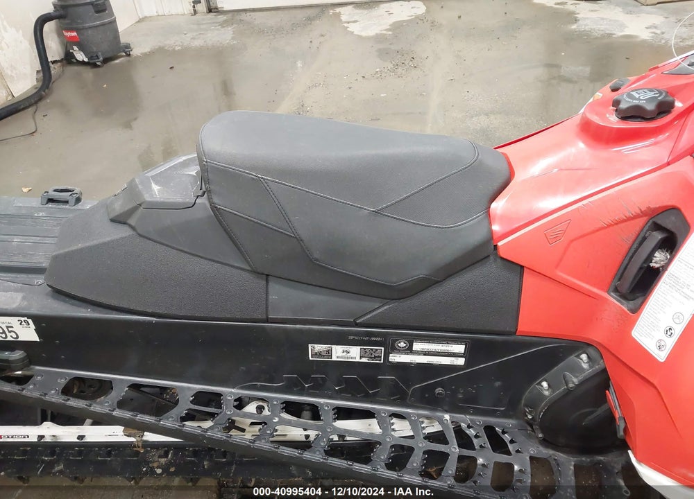 2015 SKI DOO SUMMIT SP 600 ETECH VIN: 2BPSCCFA2FV000041
