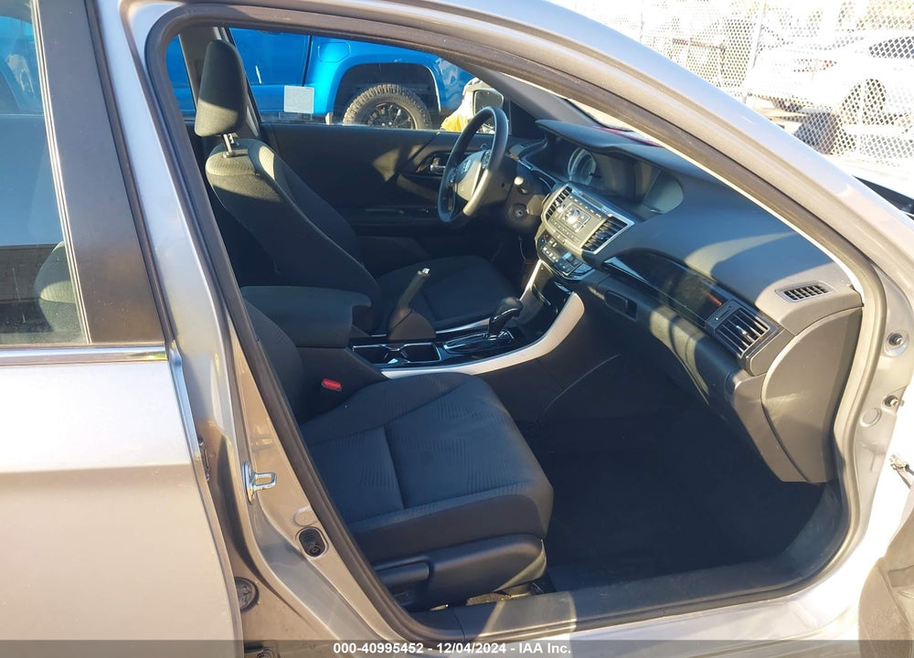 2017 HONDA ACCORD LX VIN: 1HGCR2F38HA067212
