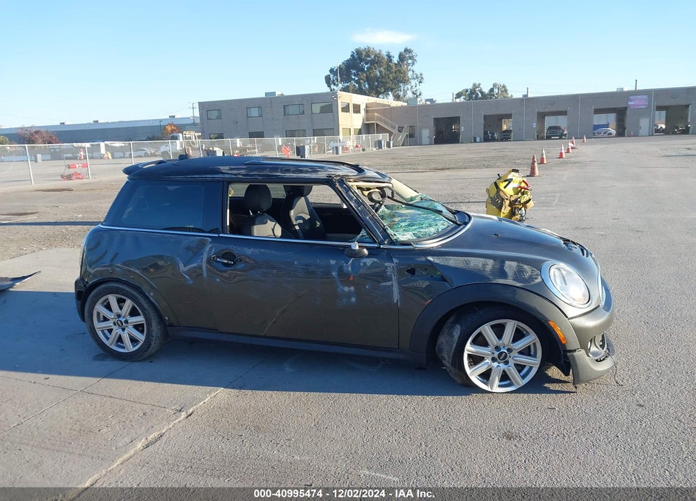 2013 MINI COOPER VIN: WMWSV3C54DT391514