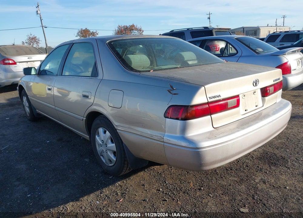 1998 TOYOTA CAMRY LE VIN: JT2BG22K0W0106576
