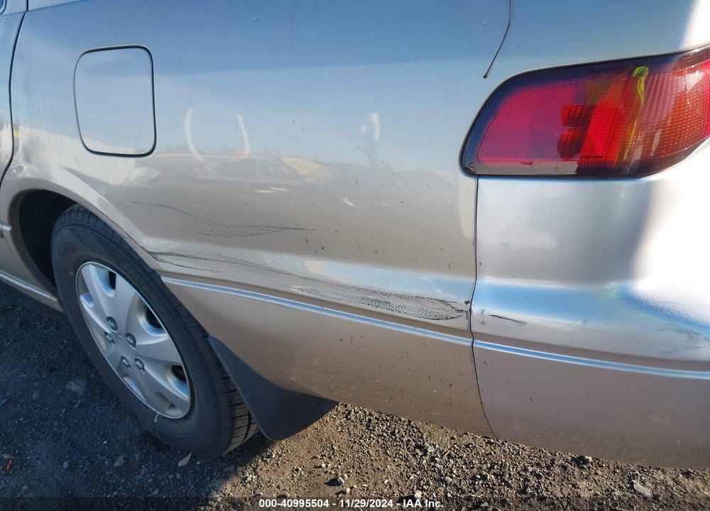 1998 TOYOTA CAMRY LE VIN: JT2BG22K0W0106576