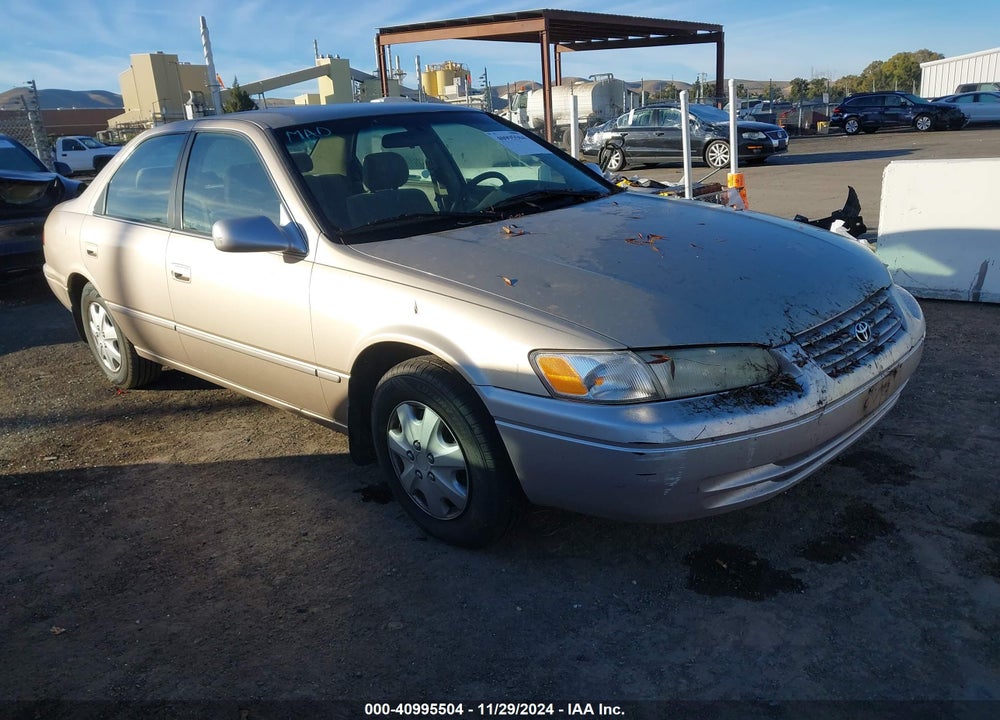 1998 TOYOTA CAMRY LE VIN: JT2BG22K0W0106576