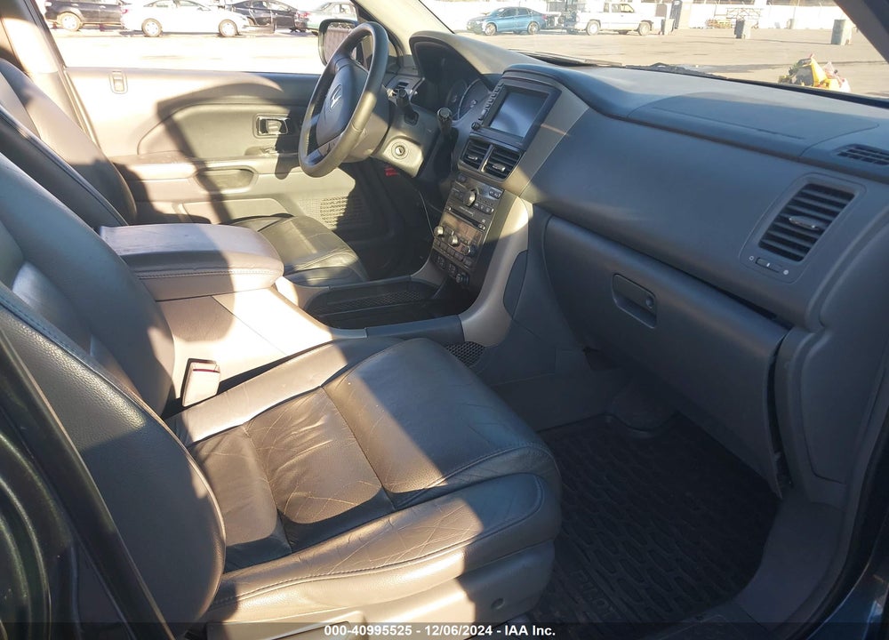 2006 HONDA PILOT EX-L VIN: 2HKYF18736H553682